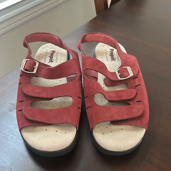 Propet Suede Strappy Red Walking Sandals Women Size 9 Wide - Picture 3 of 16
